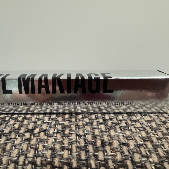 IL MAKIAGE F*CK I'M FLAWLESS Concealer in 08 Deep - Picture 3 of 5